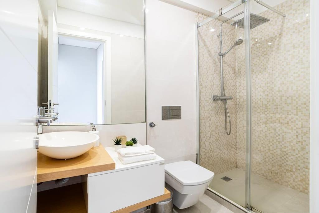 New - Luxury & Bright Apartment Lisbon Exterior photo